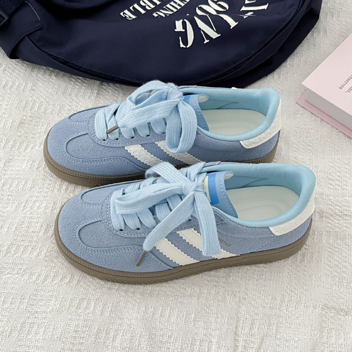 Vintage-style sneakers for wom - огляд і ціна Mesh Sneaker Women