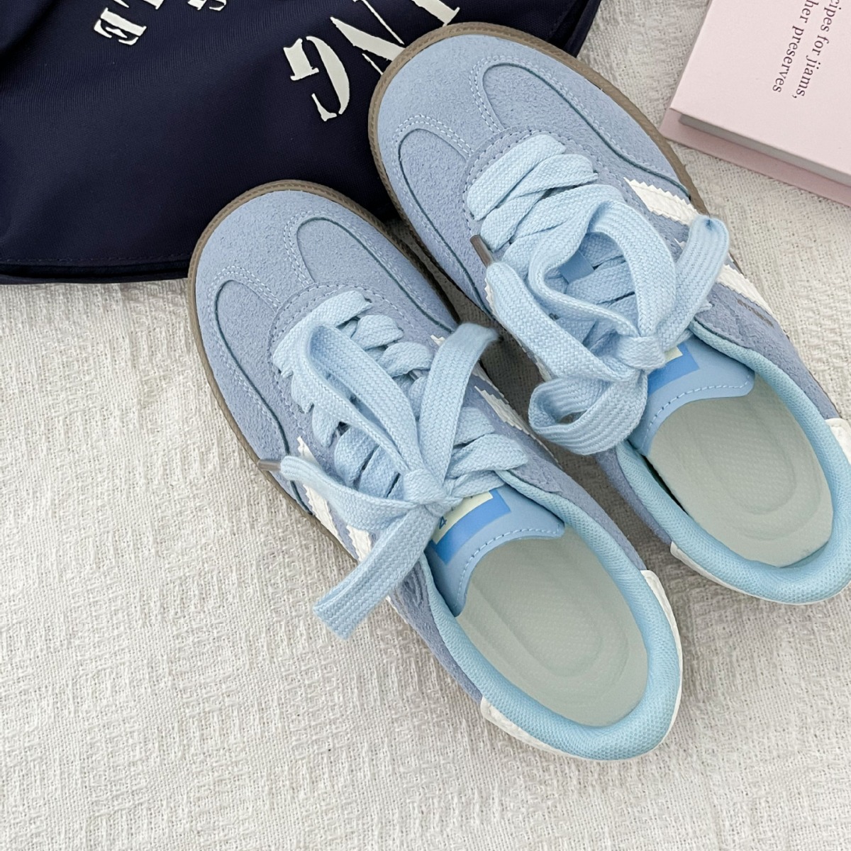 Vintage-style sneakers for wom - огляд і ціна Mesh Sneaker Women