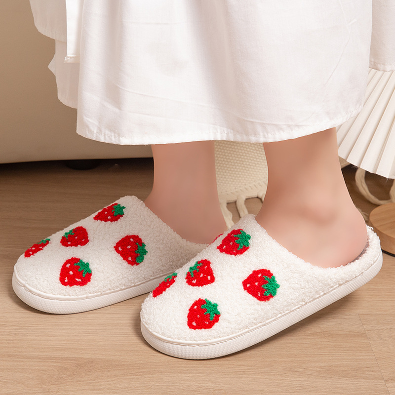 Strawberry Women's Slippers Ho - огляд і ціна Women'S Shoes For Fall